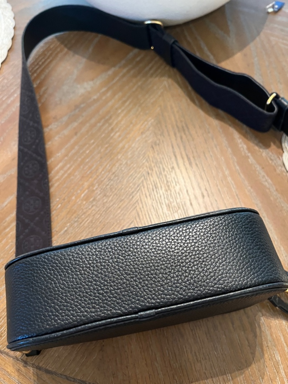 Tory Burch Black Pebbled Leather Double-Zip Camera Bag - Picture 5 of 5